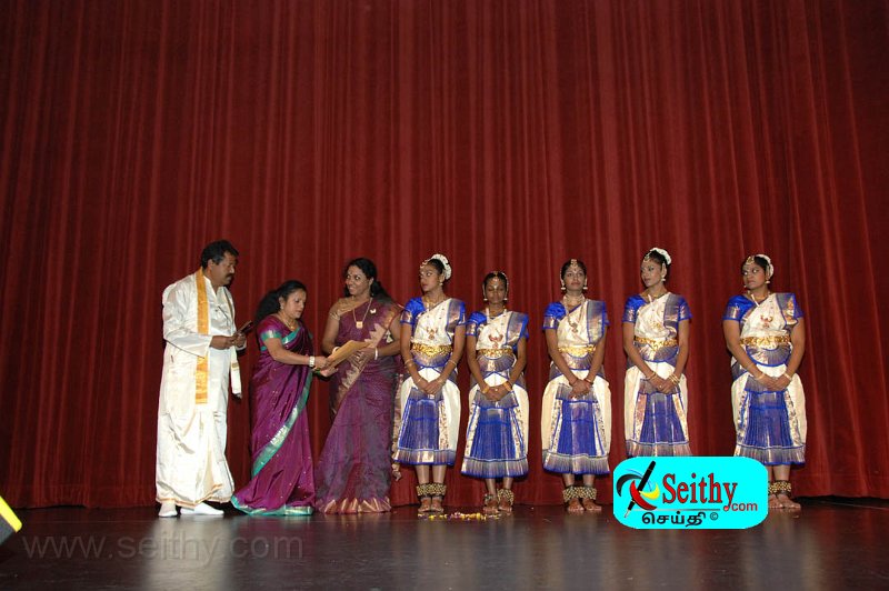 Jaffna-Hindu121013Toronto (20).jpg
